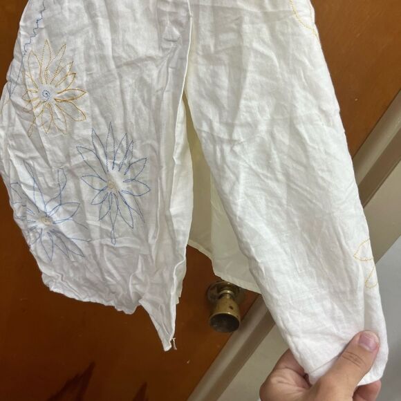 Willi Smith linen White Pencil Skirt with embroidered Blue Floral Design - Picture 4 of 7